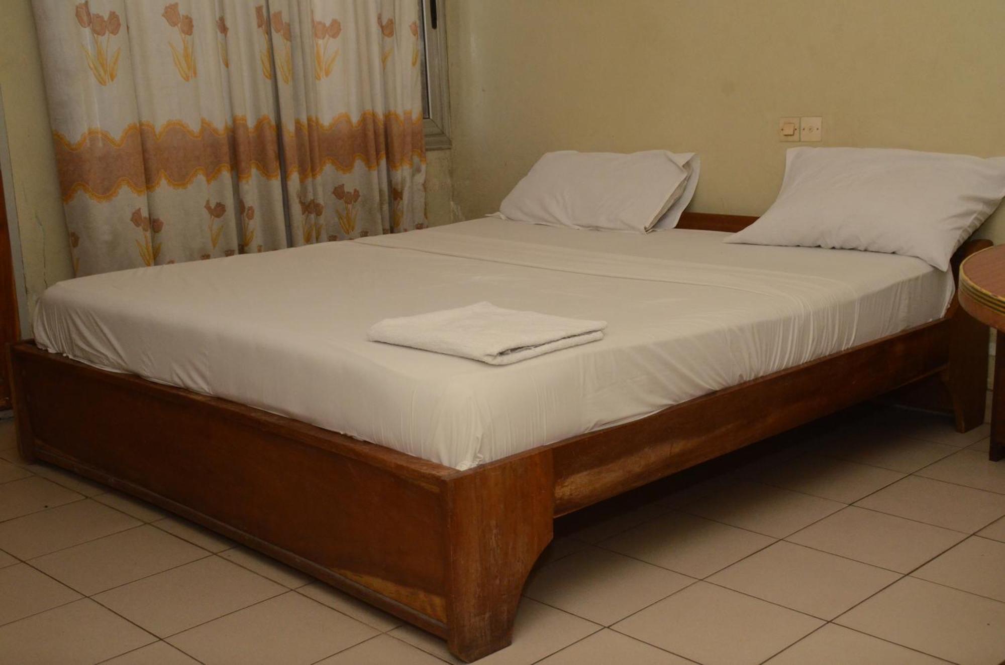 Hotel Ambassadors Λομέ Εξωτερικό φωτογραφία