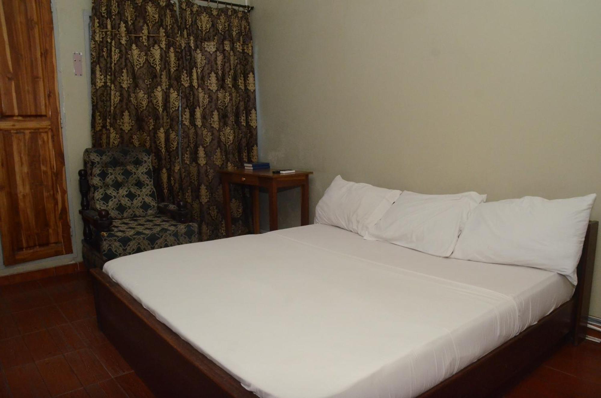 Hotel Ambassadors Λομέ Εξωτερικό φωτογραφία